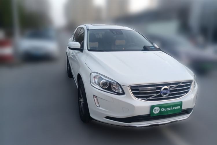 Used Volvo XC60 2015 T5 AWD Zhiyuan Edition Front Right 45 Deg