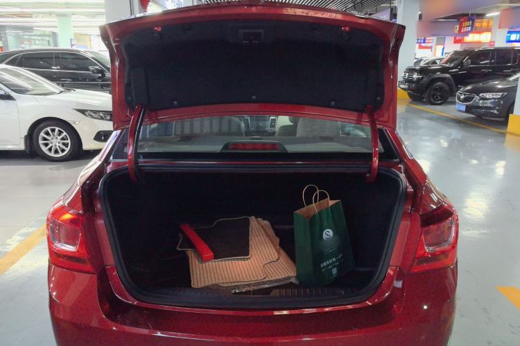 Used Chevrolet Cruze 2015 1.5L Classic SE AT Trunk