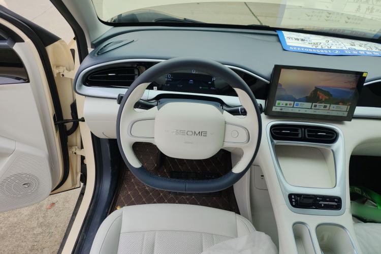 Used Geely Galaxy Geome 2026 Model 310km Youth Edition Steering Wheel