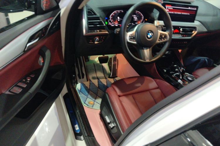 Used BMW X4 2022 xDrive 25i M Sport Package Driver Seat