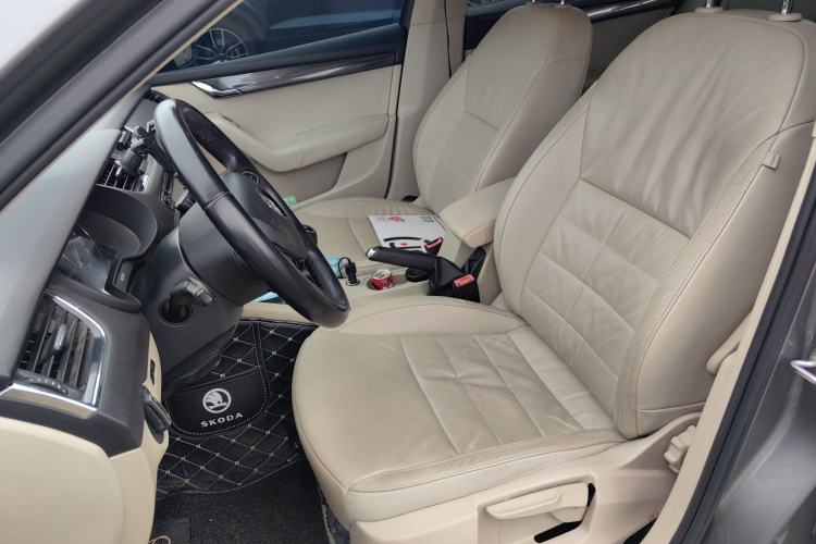 Used Skoda Octavia 2016 1.6L Manual Smart Drive Version Left Front Seat