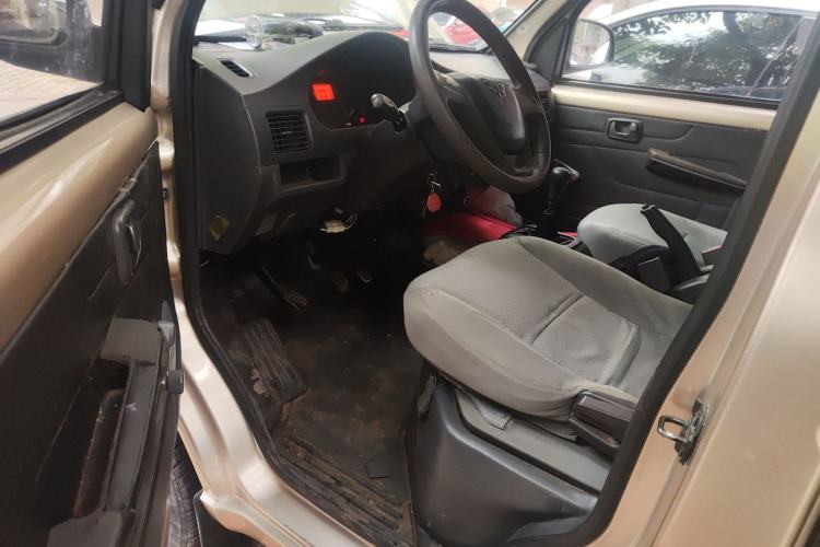 Used Wuling Rongguang 2014 1.2L S Base Model
