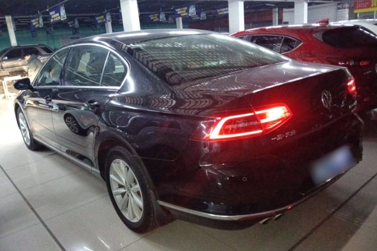 Used Volkswagen Magotan 2017 330TSI DSG Leading Model
