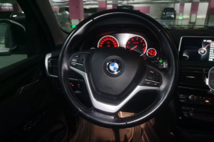 Used BMW X5 2014 xDrive35i Leading Model Steering Wheel