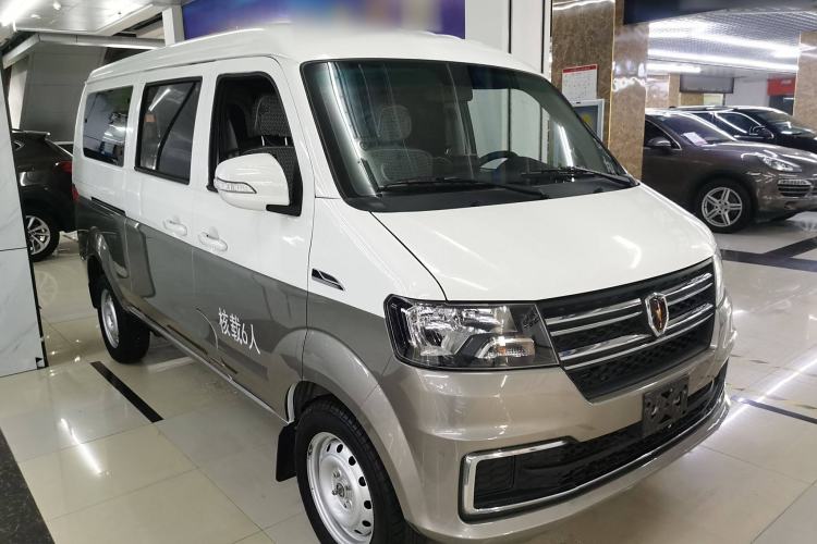 Used Jinbei Hiace X30 2024 1.5L Wealthy-Style Passenger Van 5/6/7 Seater
