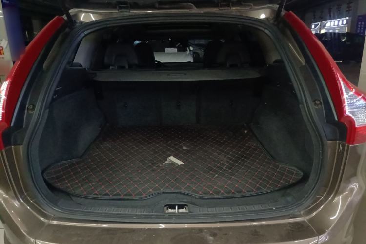 Used Volvo XC60 2017 T5 Smart Upgrade Edition Trunk