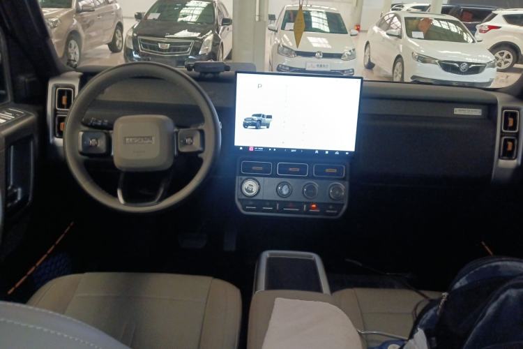 Used iCAR V23 2025 401 Two-Wheel Drive Intelligent Driving Version Center Console