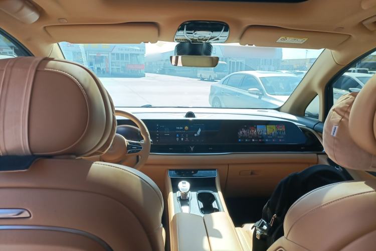 Used VOYAH Dream 2024 PHEV Extended-Range Premium Edition Center Console
