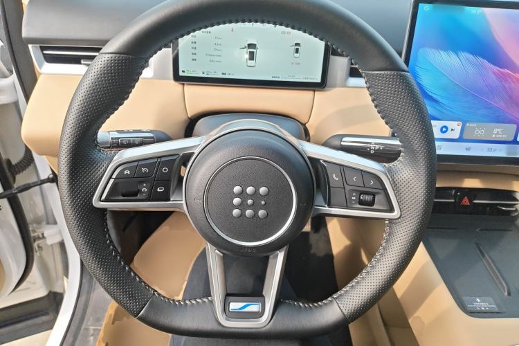 Used Landian E5 PLUS 2025 165 km Long-Range Version PLUS 7-Seater