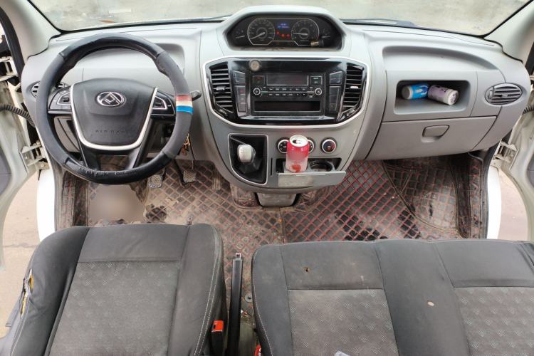 Used SAIC MAXUS Xintu V80 2019 2.5T Classic Model 6-Speed Manual Aotong Long Wheelbase Mid-Height 7-Seater