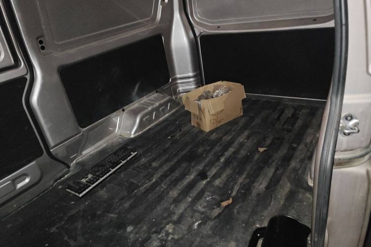 Used Jinbei Hiace X30 2021 1.5L Wealthy Single-Steaming Air-Conditioned Van China VI Standard SWC15M