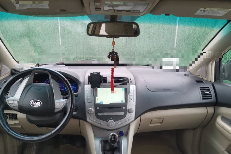 Used BYD S6 2013 Platinum Edition 2.0L Manual Elite Model
