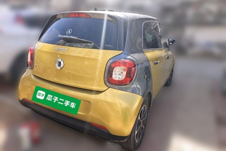 Used smart forfour 2016 1.0L 52 kW Dynamic Edition
