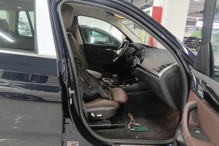 Used BMW iX3 2022 Updated Leading Version Right Front Seat