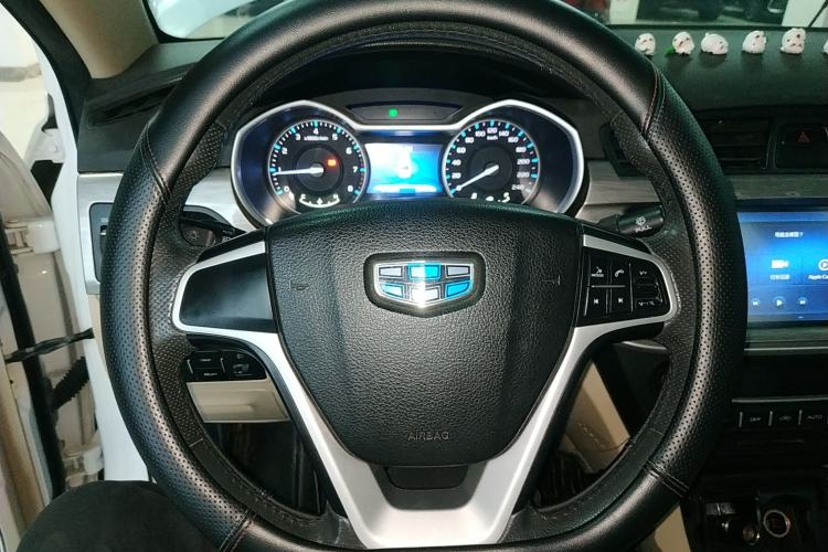 Used Geely Auto Emgrand 2017 Sedan Million Edition 1.5L Manual Luxury Model Steering Wheel