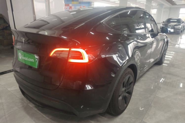 Used Tesla Model Y 2023 Rear-Wheel-Drive Version