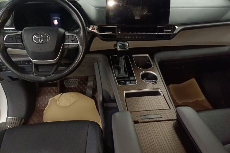 Used Toyota SIENNA 2024 2.5L Hybrid Comfort Edition
