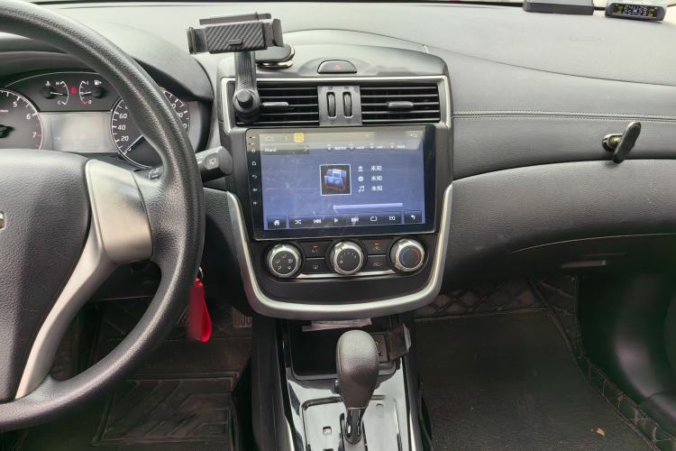 Used Nissan Tiida 2016 1.6L CVT Cool Dynamic Edition Audio And AC Panel