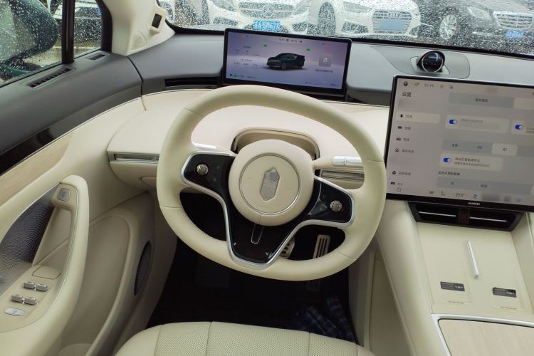 Used Hima Luxeed R7 2026 Model Pure Electric Max+ Steering Wheel