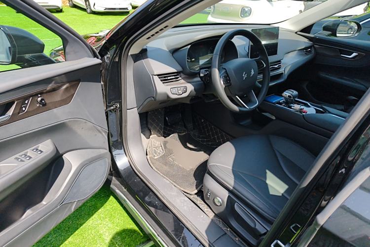 Used Hongqi E-QM5 2023 Revised Version Basic Travel Edition
