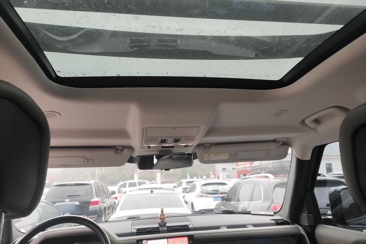 Used Land Rover Defender 2022 110 P400 Dark Edition
