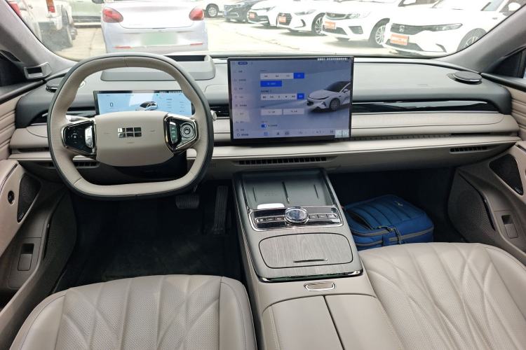 Used Geely Galaxy 8 2025 130km EM-P Starship Edition Center Console