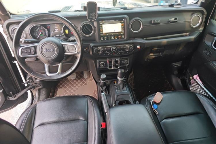 Used Jeep Wrangler New Energy 2021 Four-Door 2.0T 4xe Sahara Center Console