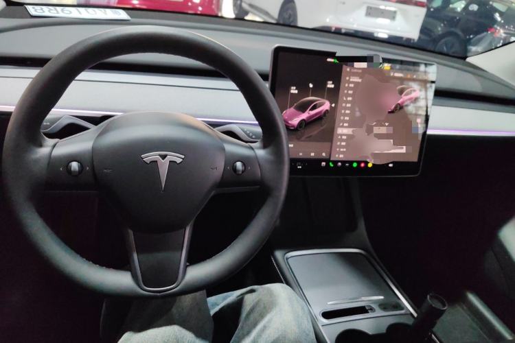 Used Tesla Model Y 2024 Long-Range All-Wheel-Drive Version