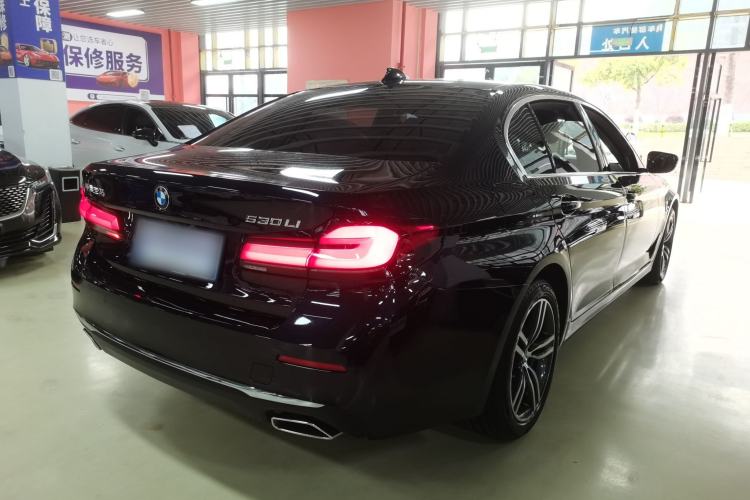 Used BMW 5 Series 2023 530Li Leading Edition Luxury Package Rear Right 45 Deg