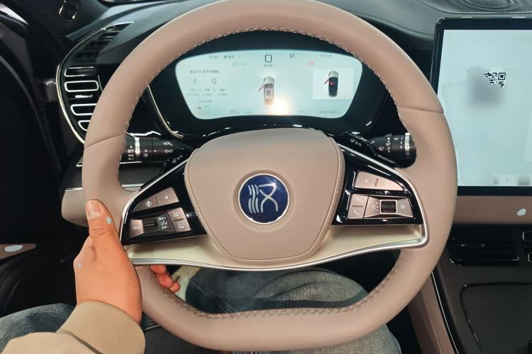 Used BYD Han 2025 DM-i Intelligent Driving Edition 125KM LiDAR Flagship Model
