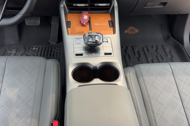 Used BYD Qin PLUS 2025 DM-i Smart Drive 55KM Leading Model