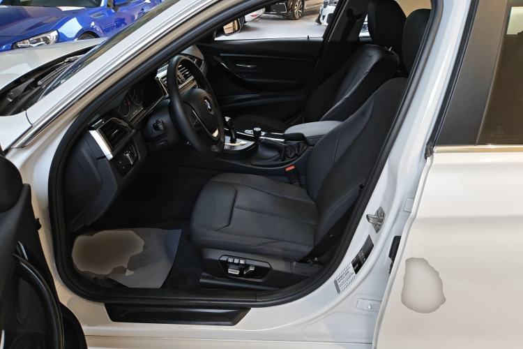 Used BMW 3 Series 2017 320Li Fashion Model Left Front Seat