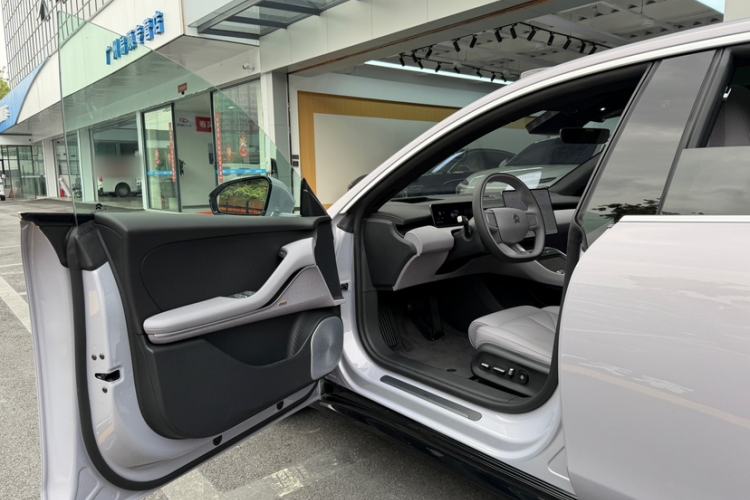 Used Nio ET5T 2025 75 kWh Touring Interior 9