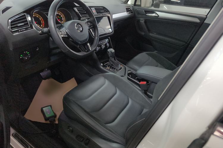 Used Volkswagen Tiguan L 2020 330TSI Automatic Two-Wheel Drive Smart Luxury Edition China VI Standard Left Front Seat