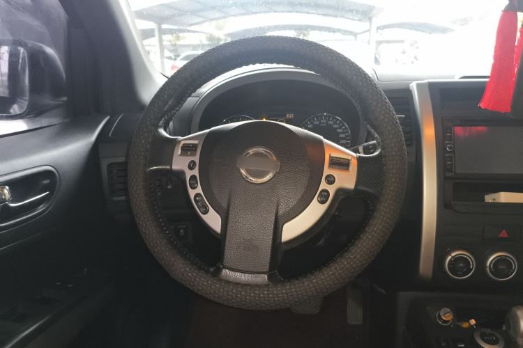 Used Nissan X-Trail 2012 2.5L CVT Luxury Edition 4WD Steering Wheel