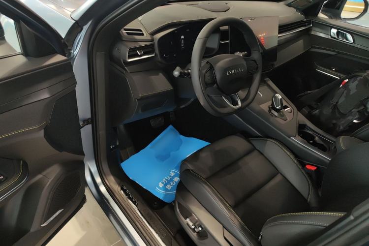 Used Lynk & Co 01 2025 2.0TD Two-Wheel Drive Refreshed Pro Version Driver Seat