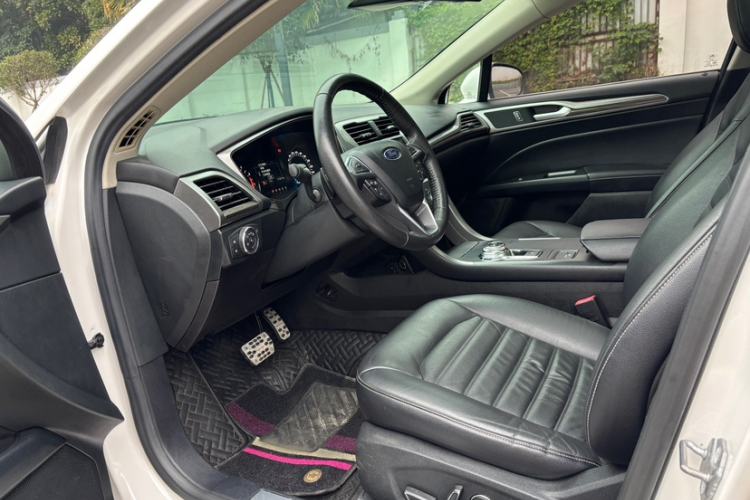 Used Ford Mondeo 2017 Facelifted EcoBoost 180 Fashion Edition Interior 9