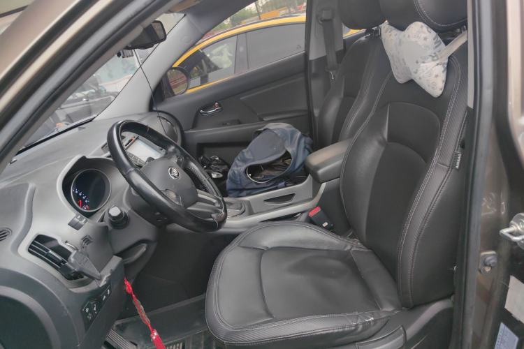 Used Kia Sportage R 2015 2.0L Automatic Two-Wheel Drive DLX Model Left Front Seat