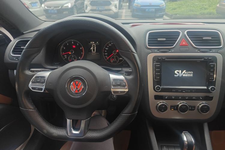 Used Volkswagen Scirocco 2010 2.0 TSI Luxury Edition Center Console