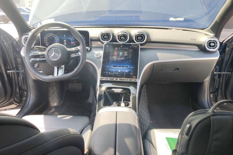 Used Mercedes-Benz C-Class 2024 C 260 L Brilliant Night Sports Edition Center Console