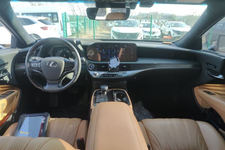 Used Lexus LS 2021 500h Luxury Edition
