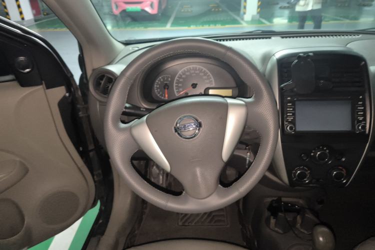 Used Nissan Sunny 2014 1.5XE Manual Elite Edition Steering Wheel