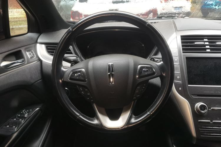 Used Lincoln MKC 2017 2.0T Two-Wheel Drive Deluxe Edition
