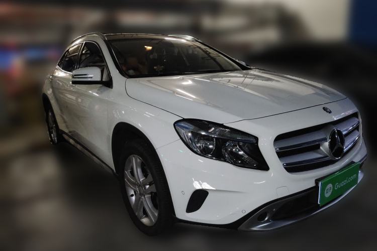 Used Mercedes-Benz GLA 2016 GLA 200 Sport Edition Front Right 45 Deg