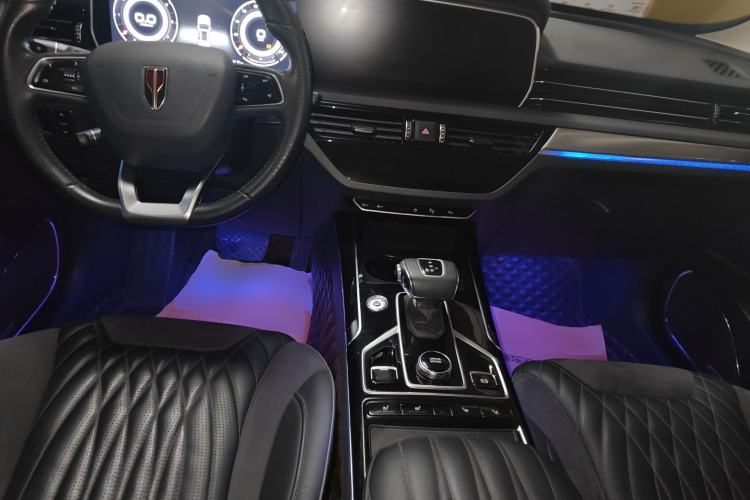 Used Hongqi HS5 2022 Revised Version 2.0T Smart Connect Flagship Edition Center Console