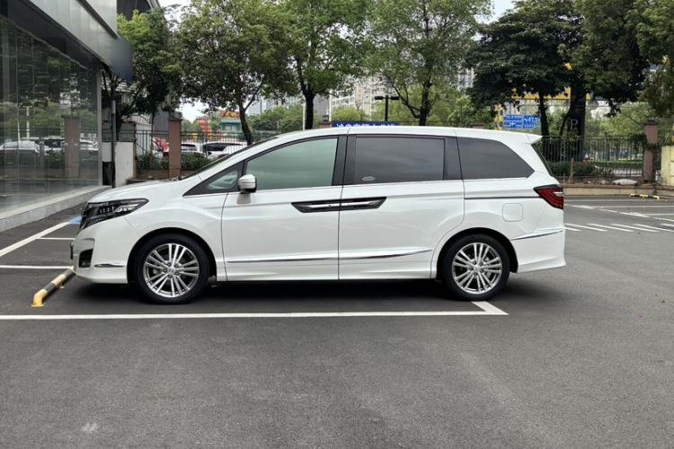 Used Honda Elysion 2016 2.4L Luxury Edition
