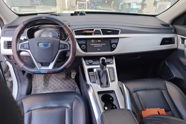 Used Geely Auto Emgrand X7 Sport 2016 1.8TD Automatic Smart Connectivity Version Center Console