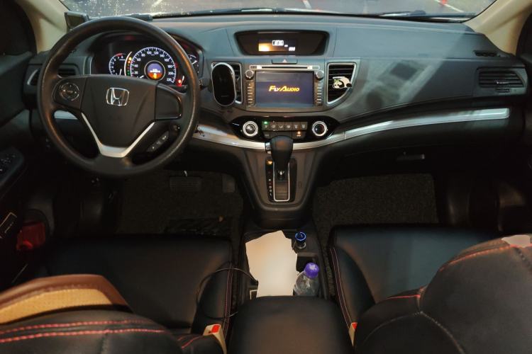 Used Honda CR-V 2015 2.0L two-wheel drive urban version Center Console