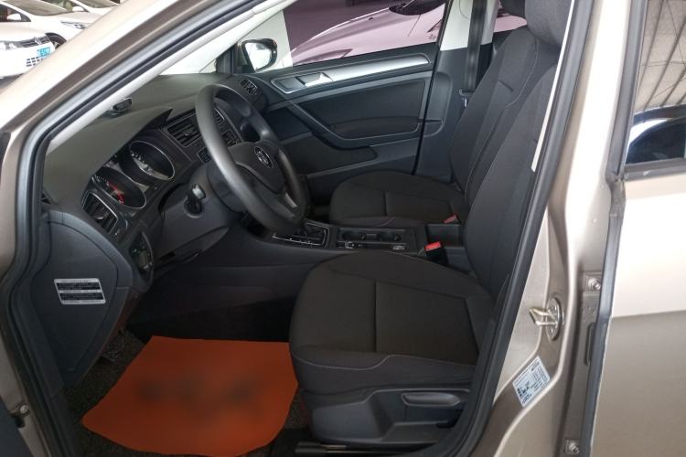 Used Volkswagen Golf 2016 1.6L Automatic Fashion Model