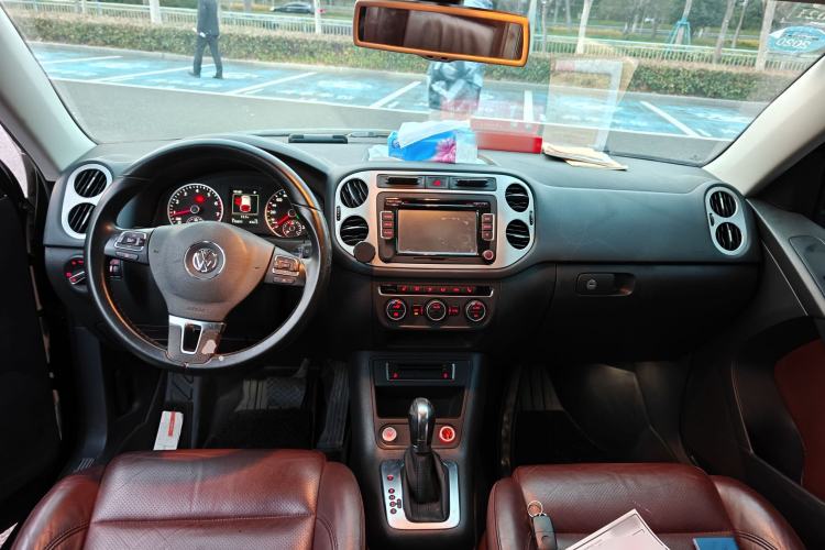 Used Volkswagen Tiguan 2015 1.8TSI Automatic Two-Wheel Drive Luxury Model Center Console